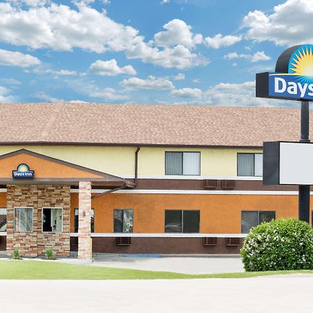 Days Inn By Wyndham York Bagian luar foto