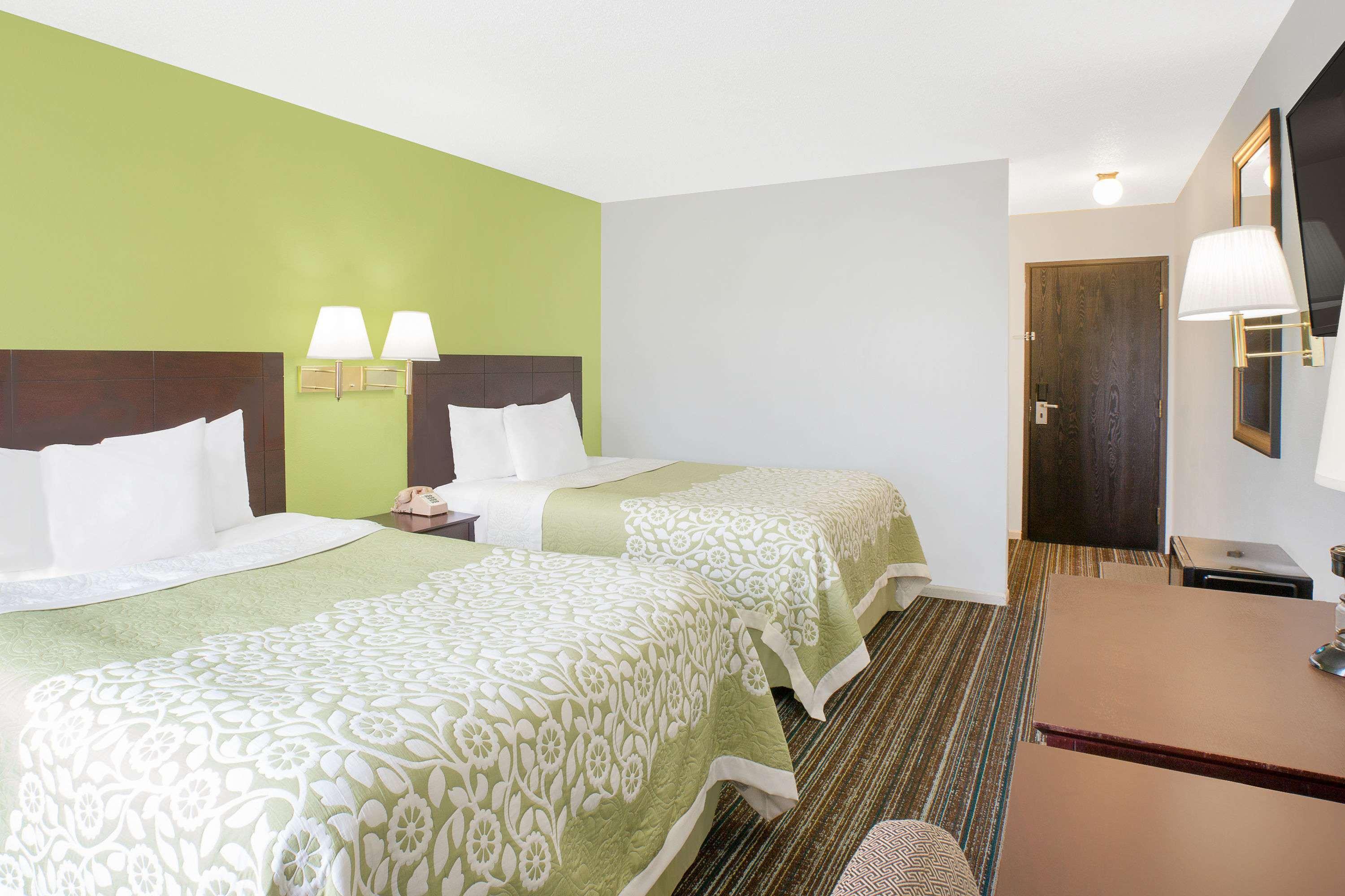 Days Inn By Wyndham York Bagian luar foto
