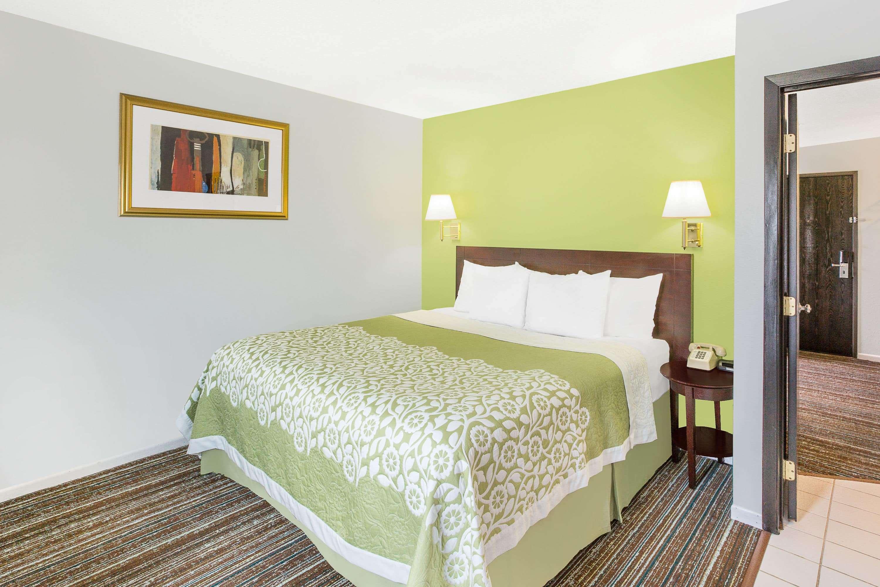 Days Inn By Wyndham York Bagian luar foto
