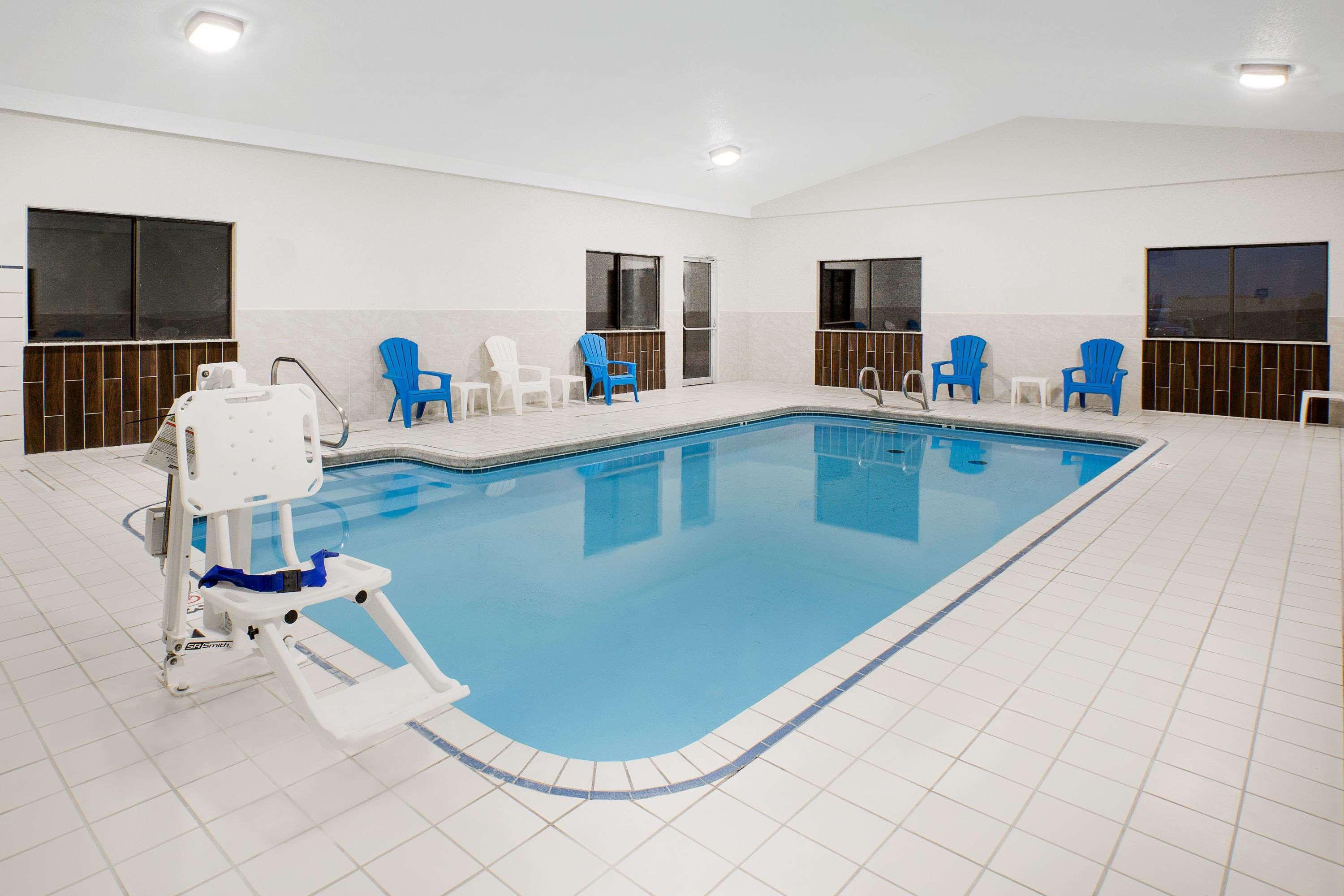 Days Inn By Wyndham York Bagian luar foto