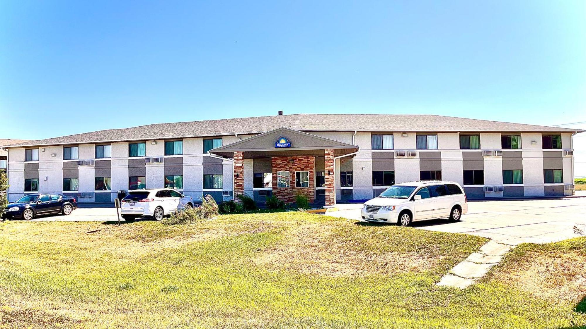 Days Inn By Wyndham York Bagian luar foto